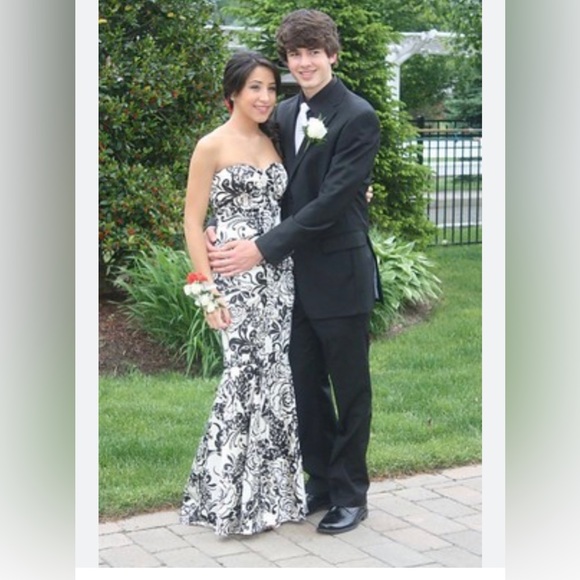 BA NITES BLACK AND WHITE SATIN PRINT STRAPLESS MERMAID GOWN RUCHED SIZE 8 - Picture 3 of 10